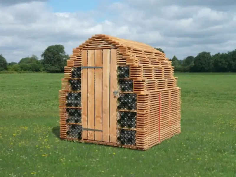 PlankBottleShed